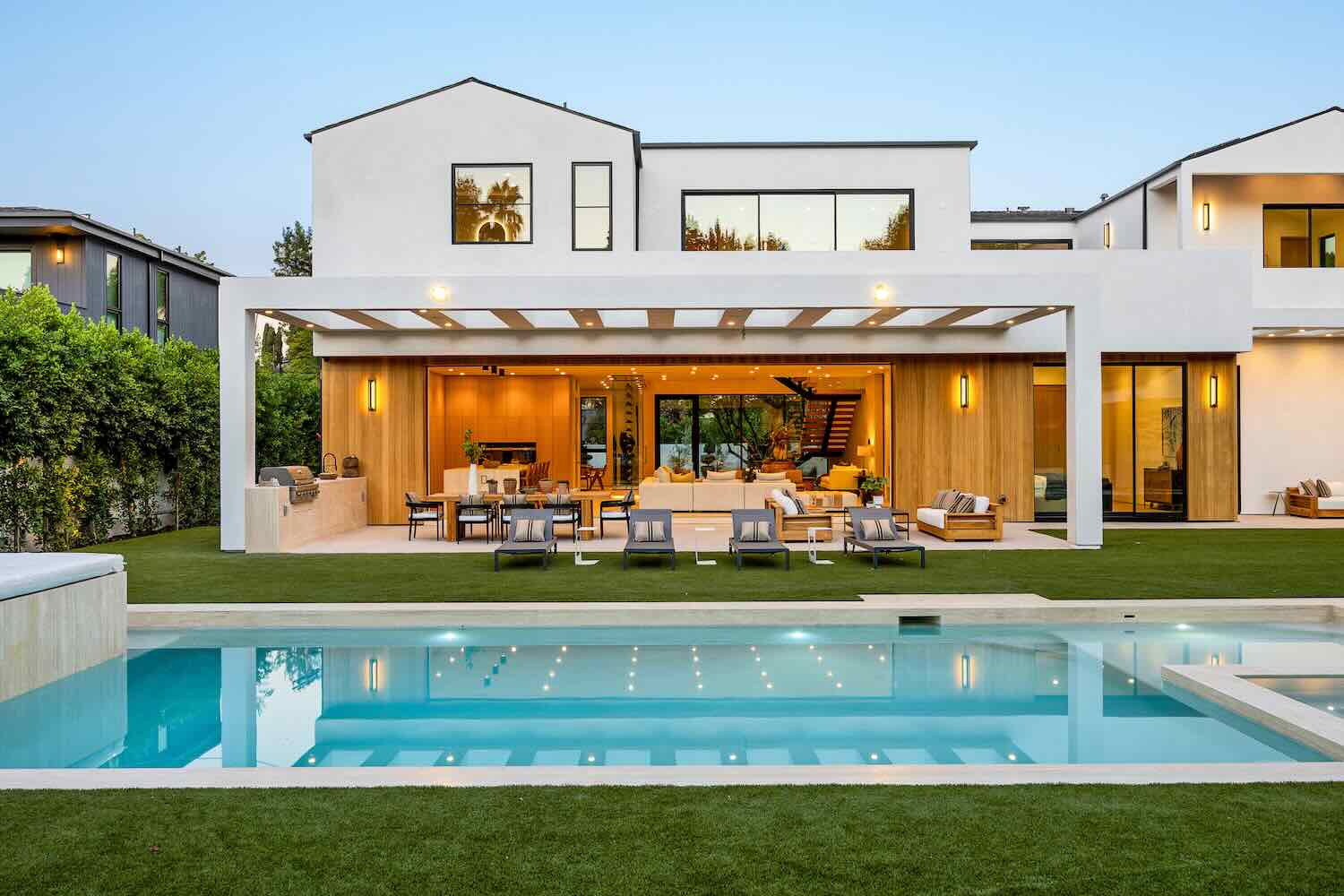 Built for the California Sun: Designing Outdoor Kitchens and Entertaining Spaces That Last