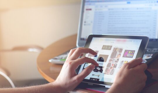 The Digital Jobsite for a Custom Home: Photo Logs, RFIs, and Shared Dashboards